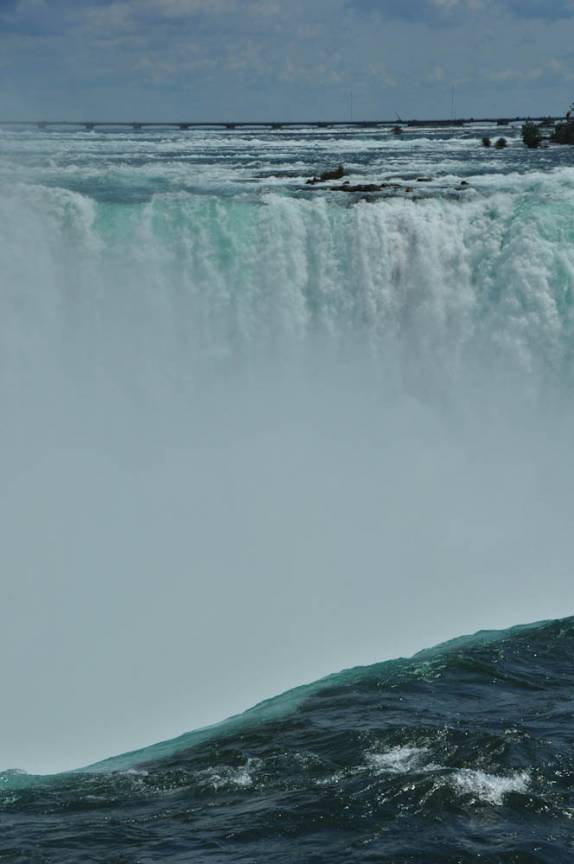 As impressionantes cataratas de Niagara, em Niagara Falls, na fronteira do Canadá e Estados Unidos